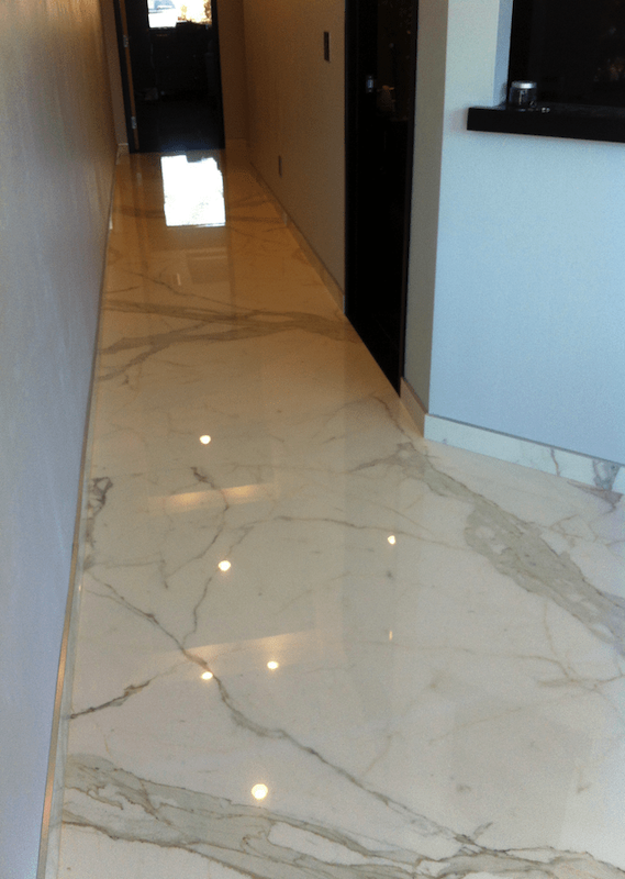  Custom ceramic porcelain floor. 